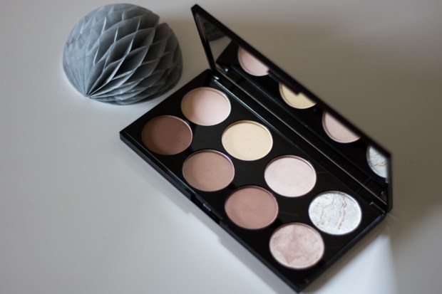 Ultra Contour Palette Makeup Revolution