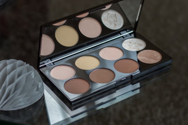 Ultra Contour Palette Makeup Revolution