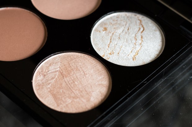 Highlighter Ultra Contour Palette Makeup Revolution