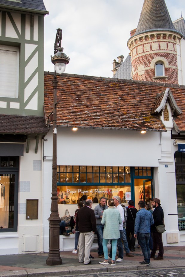 Papa pique et maman coud Deauville