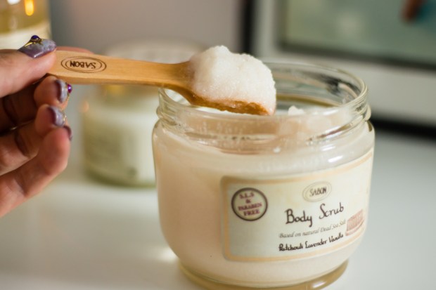 body-scrub-patchouli-sabon