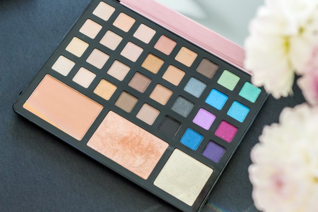 katie-price-travel-palette-makeup-revolution