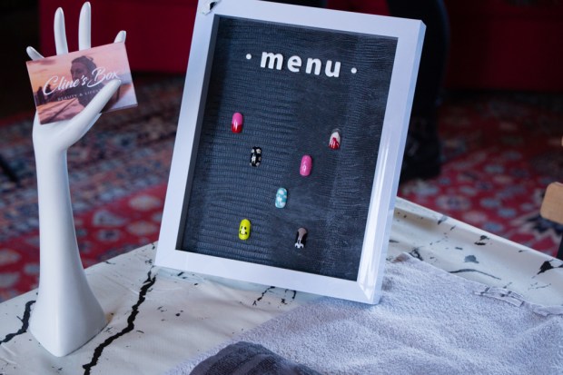 mademoiselle-violette-rouen-atelier-nail-art-clinesbox