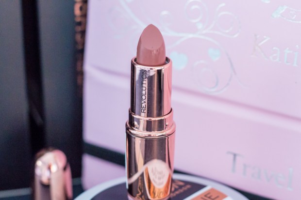 makeup-revolution-rose-gold-lipstick-chauffeur