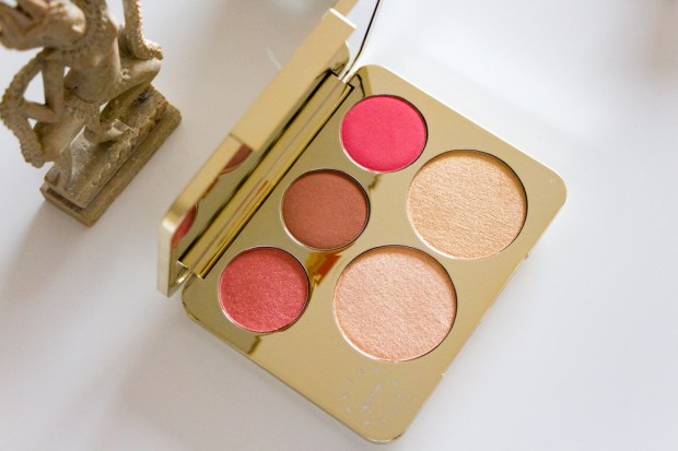 becca-cosmetics-queen-of-highlight-palette