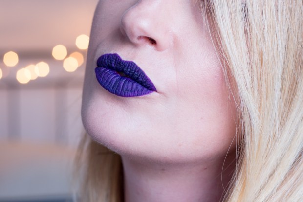 djulicious-cosmetics-peekaboo-toxicpotion-dulcematte