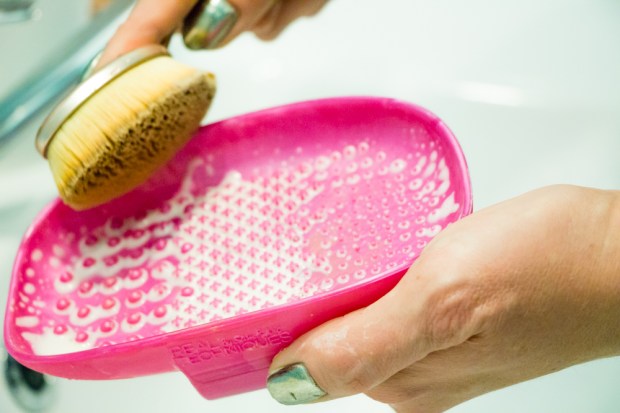 real-techniques-clean-brushes