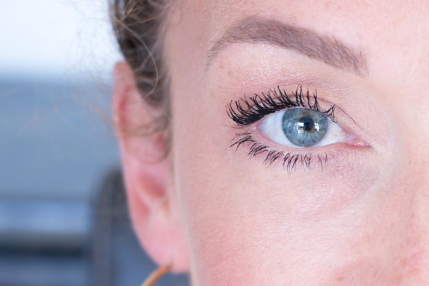 1944-paris-mascara-volume