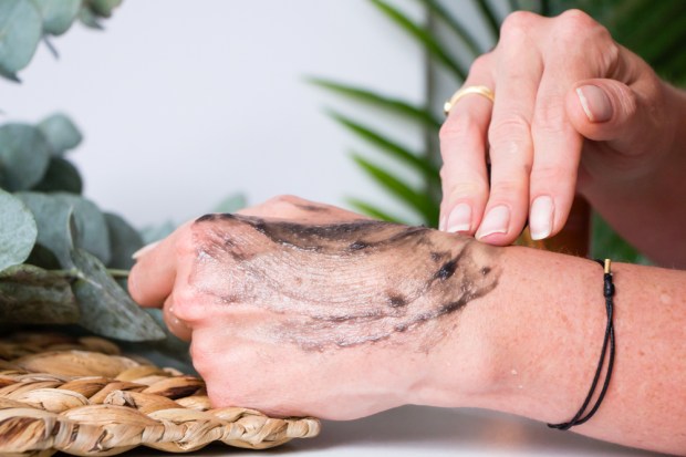 rituals-the-ritual-of-hammam-savon-noir-black-soap