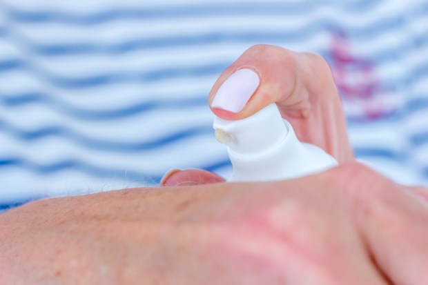 embryolisse-elixir-eclat-maquillage-flacon-air-less