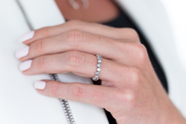 pandora-soldes-bague-argent-brillants-princesse