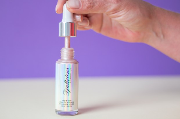 drop-and-glow-highlighter-djulicious-cosmetics-unicorn-love-avis