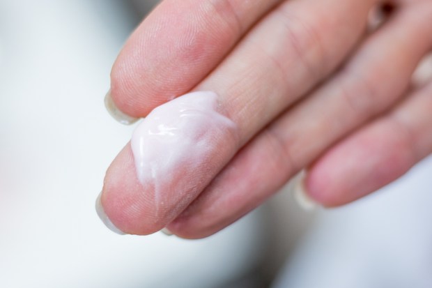 creme-de-beaute-lifting-cou-decollete-dr-pierre-ricaud-revue