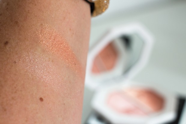 fenty-beauty-by-rihanna-highlighter-chic-freak