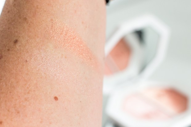 fenty-beauty-by-rihanna-highlighter-swatch
