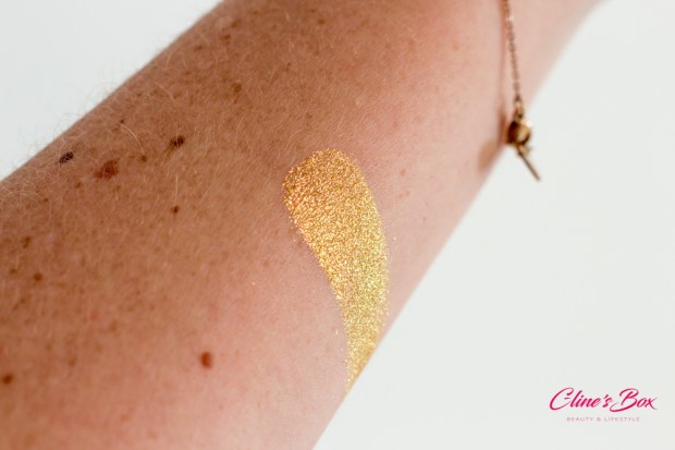 collection-mac-snowball-stylishly-merry-swatch