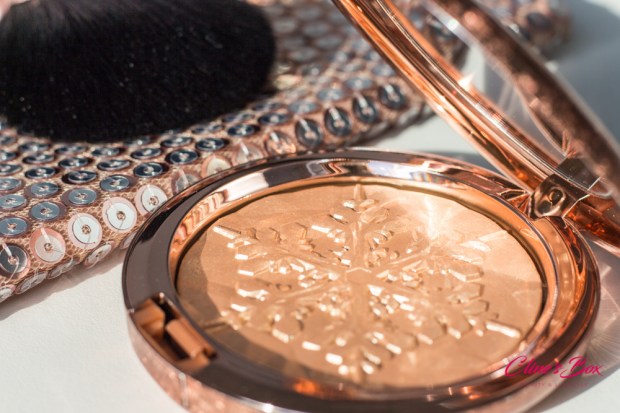 collection-mac-snowball-whisper-of-gilt-highlighter