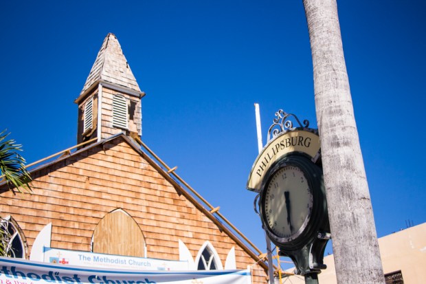 sint-maarten-philipsburg-methodist-church-clock