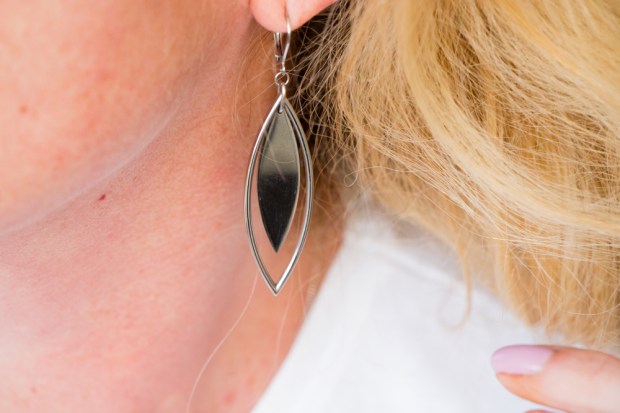 agatha-paris-nouvelle-collection-boucle-d-oreilles-pendantes-navette