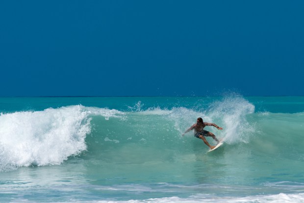 sint-martin-mullet-bay-surfer-session