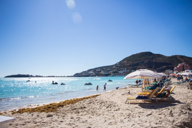 sint-maarten-great-bay-beach-activities