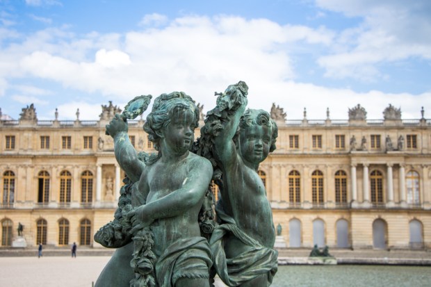 Chateau-Versailles-Fontaine-Anges