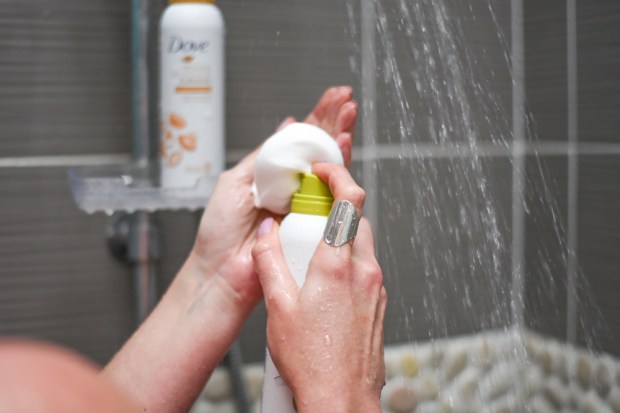 dove-nouveaute-mousse-de-douche-surgras-revue