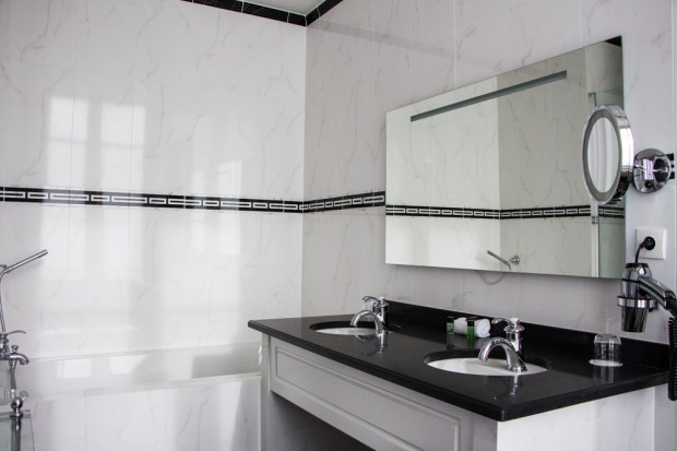 pavillon-henri-4-chambre-salle-de-bains