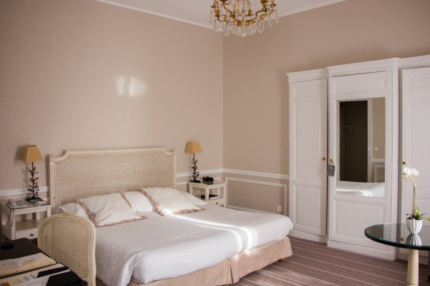 pavillon-henri-4-chambre-vue-jardin