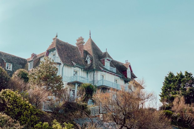 La Normandie en 2CV mon avis avec Le Petit Futé