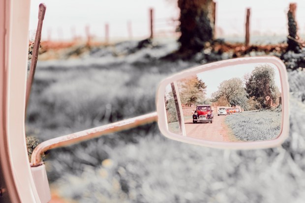 Visiter la Normandie en 2CV avec Le Petit Futé